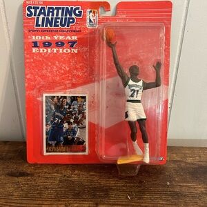 Kevin Garnett 1997‎ Minnesota Timberwolves Collectors NBA Figure And Topps Card